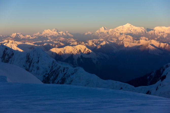 Пик Ленина. Какие ошибки не стоит делать, чтобы подняться на вершину, и немного красивых фотографий. (Альпинизм)