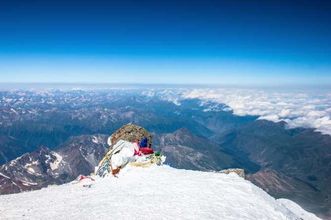 Приэльбрусье и его главная гора. Много фоток , Альпинизм)