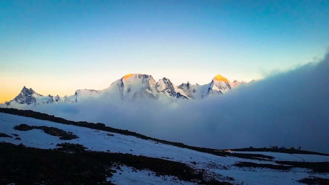 Приэльбрусье и его главная гора. Много фоток , Альпинизм)