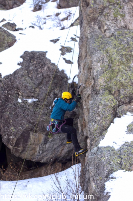 Впечатления об использовании ледовых инструментов Ice Rock и SIMOND (Ледолазание/drytoolling)