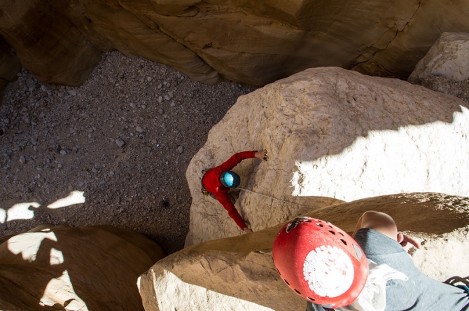 Треккинг и каньонинг в Иордании. Часть 3. Wadi Assal. Медовое ущелье (Горный туризм)