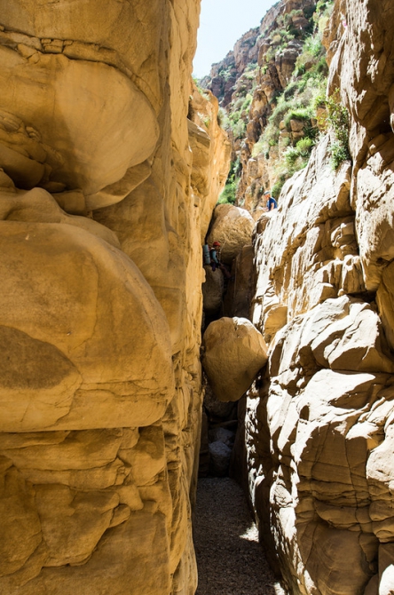 Треккинг и каньонинг в Иордании. Часть 3. Wadi Assal. Медовое ущелье (Горный туризм)