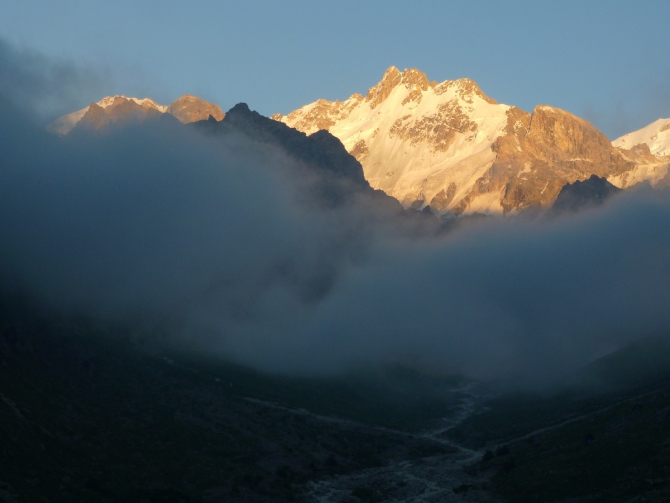 Детский трекинг в Безенги (Путешествия, дети)