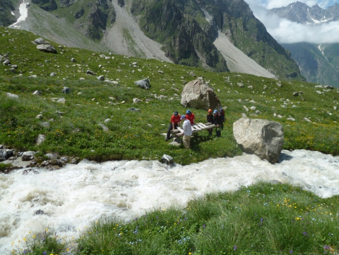 Детский трекинг в Безенги (Путешествия, дети)