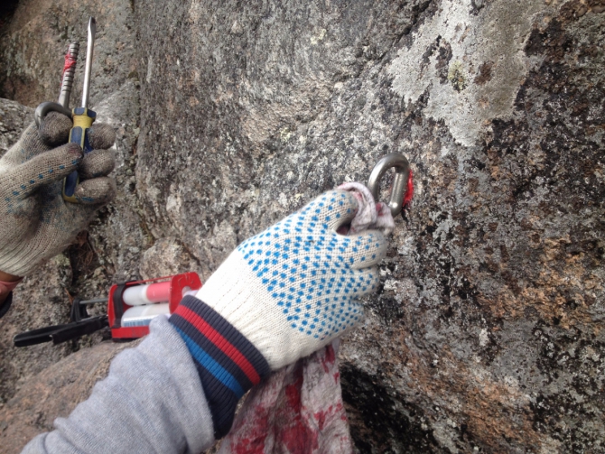 Безопасность на скалах. Первый Столб "Перепробивка". (Скалолазание, венто, Petzel, фар, терехин василий, пробивка скал, реболтинг, Певый столб)