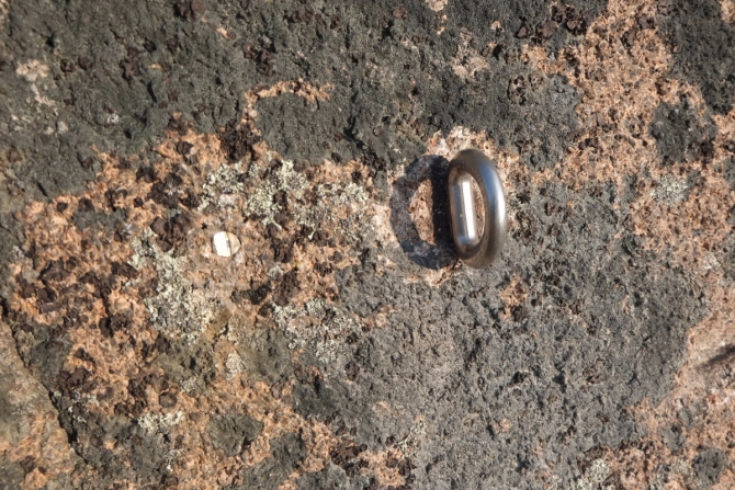 Безопасность на скалах. Первый Столб "Перепробивка". (Скалолазание, венто, Petzel, фар, терехин василий, пробивка скал, реболтинг, Певый столб)