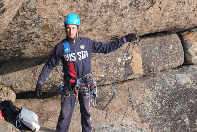 Безопасность на скалах. Первый Столб "Перепробивка". (Скалолазание, венто, Petzel, фар, терехин василий, пробивка скал, реболтинг, Певый столб)