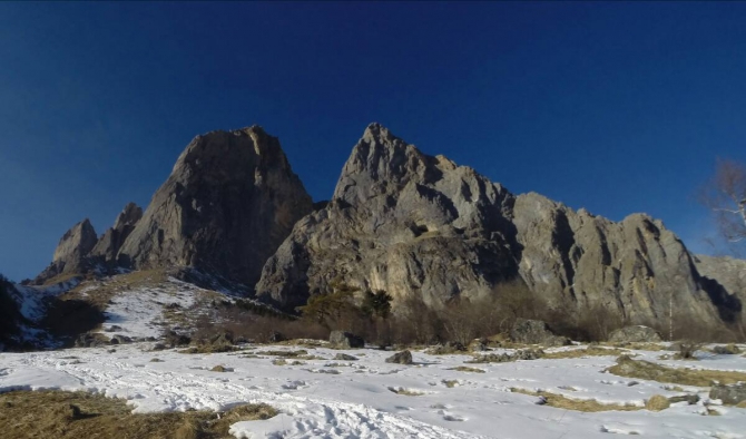 Чемпионат России в Ингушетии. Команды лезут, жизнь - кипит. (Альпинизм, гайкомд, технический класс, первопроходы)