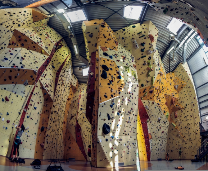 DAV Kletterzentrum. Hamburg (Скалолазание, скалолазание, скалодром, Скалодромия, скалолаз, скалолазный зал, скалолазание в зале)