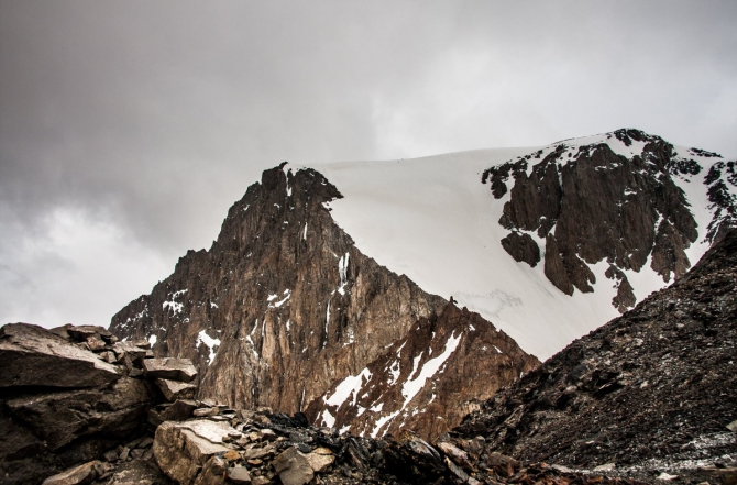 Высокий Алай: ребусы пика Снежный Шатер (Горный туризм)