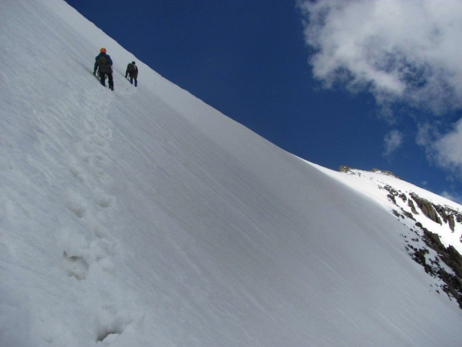 Высокий Алай: ребусы пика Снежный Шатер (Горный туризм)