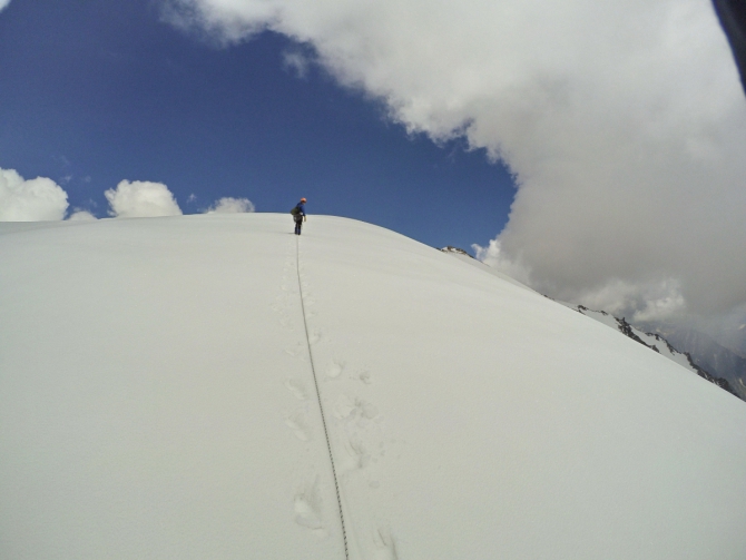 Высокий Алай: ребусы пика Снежный Шатер (Горный туризм)