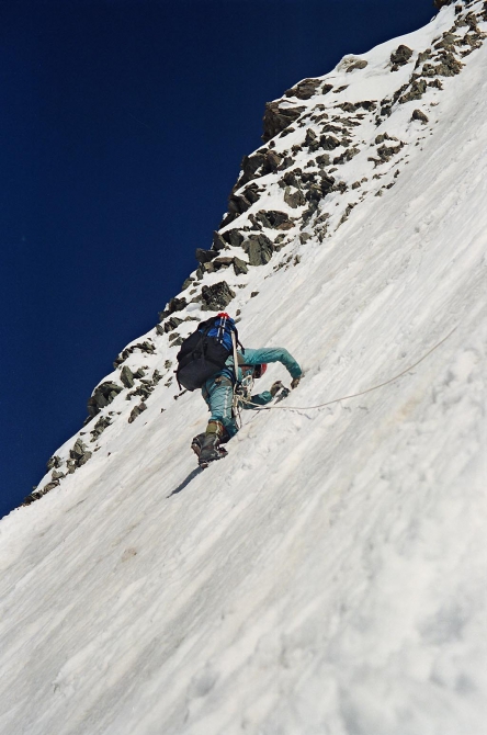Фильм "В тени Конгуртага" или перевал в 52 веревки. (Альпинизм, китайский памир, кашгарские горы, агалистан, пик николаева)