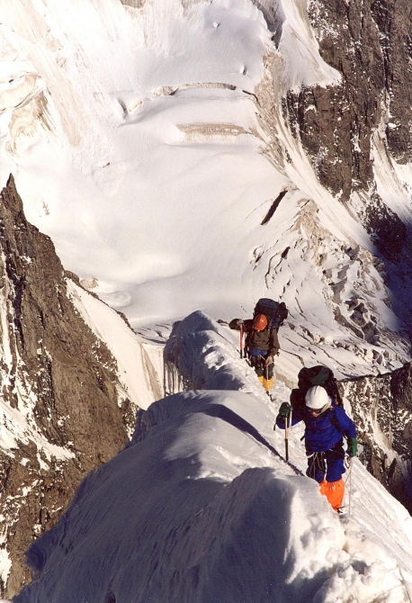 Фильм "В тени Конгуртага" или перевал в 52 веревки. (Альпинизм, китайский памир, кашгарские горы, агалистан, пик николаева)