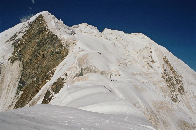 Фильм "В тени Конгуртага" или перевал в 52 веревки. (Альпинизм, китайский памир, кашгарские горы, агалистан, пик николаева)
