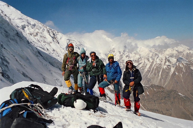 Фильм "В тени Конгуртага" или перевал в 52 веревки. (Альпинизм, китайский памир, кашгарские горы, агалистан, пик николаева)