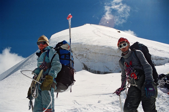 Фильм "В тени Конгуртага" или перевал в 52 веревки. (Альпинизм, китайский памир, кашгарские горы, агалистан, пик николаева)