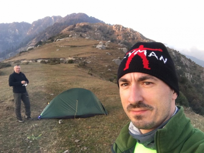 Бивак-флай на параплане к пику горы Даинкунд в Северо-западной части Гималаев (Воздух, полеты, гималаи, индия)