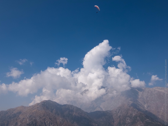 Индия, Гималаи, Полет до Драмсалы и обратно с ночевкой (Воздух, бир, Драмсала, бивак-флай, полеты, параплан, пилот)