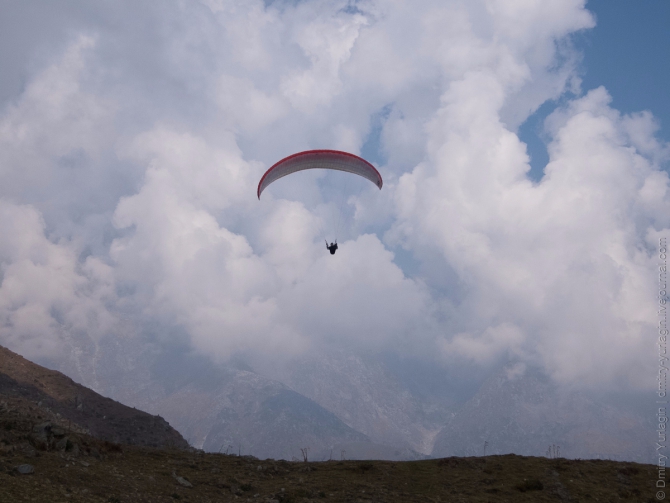 Индия, Гималаи, Полет до Драмсалы и обратно с ночевкой (Воздух, бир, Драмсала, бивак-флай, полеты, параплан, пилот)