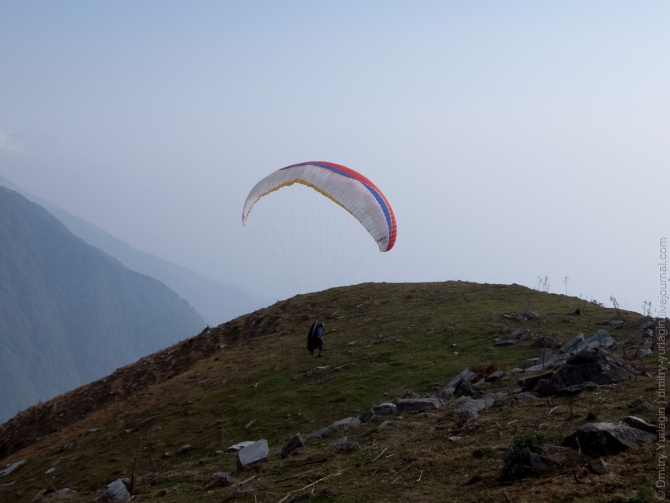 Индия, Гималаи, Полет до Драмсалы и обратно с ночевкой (Воздух, бир, Драмсала, бивак-флай, полеты, параплан, пилот)