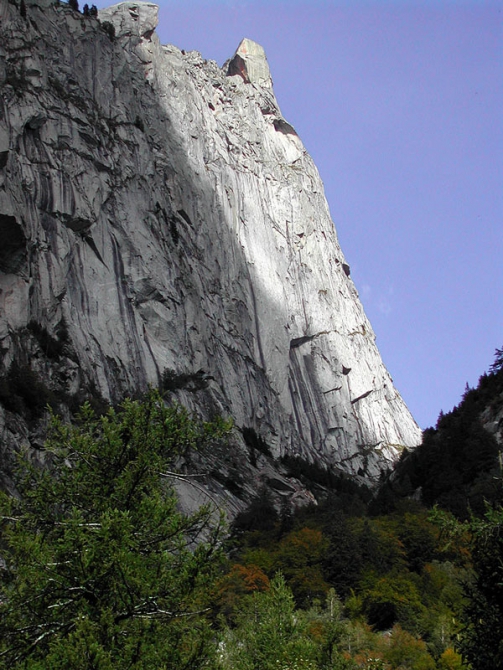 Болдеринговый фестиваль Melloblocco-2009 на майских праздниках (Скалолазание, val di mello, val masino, италия, меллоблокко)