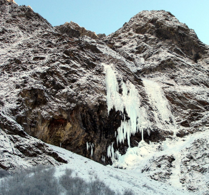 Ледолазанье. Кавказ. Северная Осетия. Ущелье Мидаграбин. (Альпинизм, альпинизм)