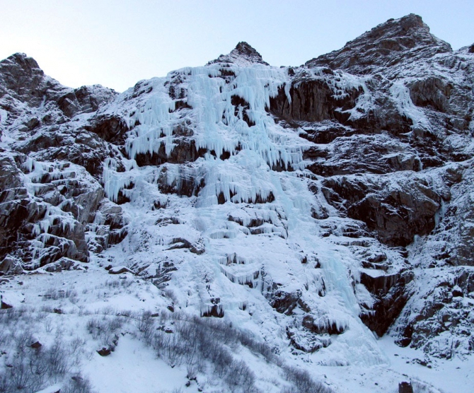 Ледолазанье. Кавказ. Северная Осетия. Ущелье Мидаграбин. (Альпинизм, альпинизм)