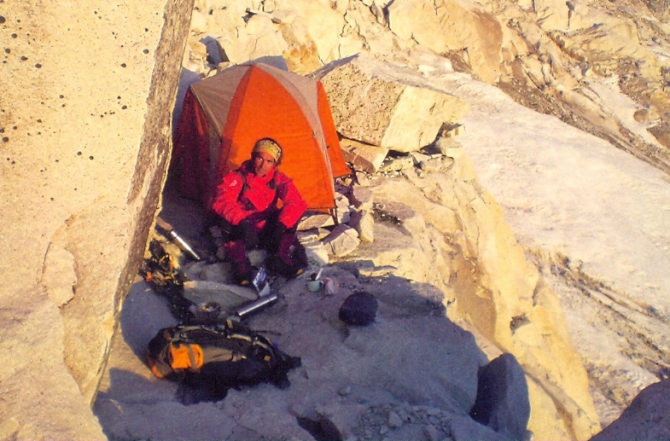 Рассказ славного испанского парня Санти Падроса о его восхождениях на Ама Даблам. С прологом и эпилогом. (Альпинизм, гималаи, франческо фацци, петер томко, свободный тибет 2065)