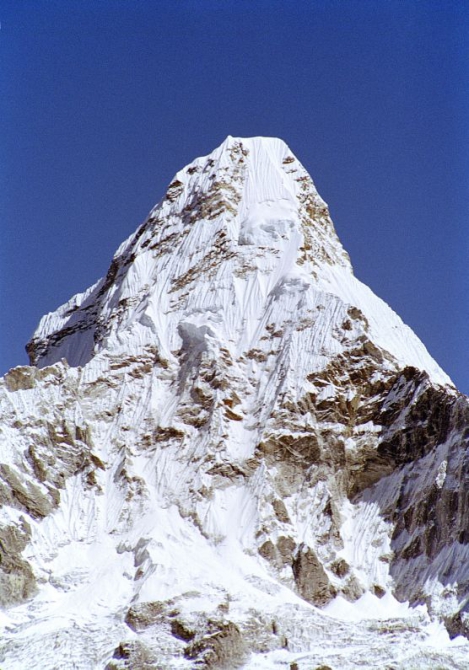 Рассказ славного испанского парня Санти Падроса о его восхождениях на Ама Даблам. С прологом и эпилогом. (Альпинизм, гималаи, франческо фацци, петер томко, свободный тибет 2065)