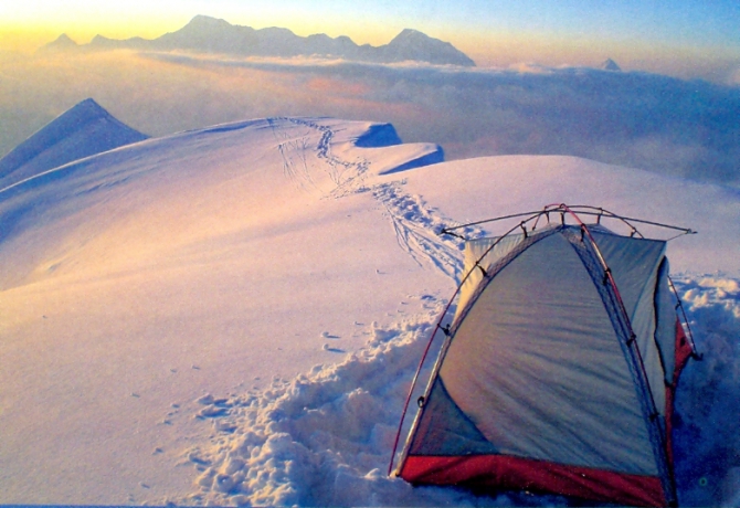 Рассказ славного испанского парня Санти Падроса о его восхождениях на Ама Даблам. С прологом и эпилогом. (Альпинизм, гималаи, франческо фацци, петер томко, свободный тибет 2065)