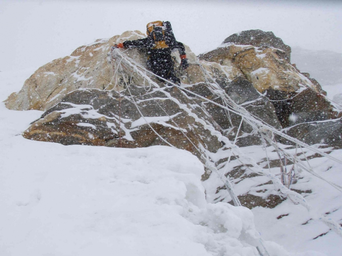 Рассказ славного испанского парня Санти Падроса о его восхождениях на Ама Даблам. С прологом и эпилогом. (Альпинизм, гималаи, франческо фацци, петер томко, свободный тибет 2065)