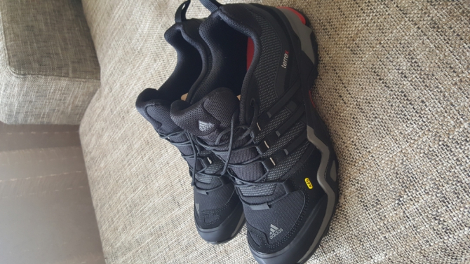  Adidas Terrex - 9 1/2 US ()