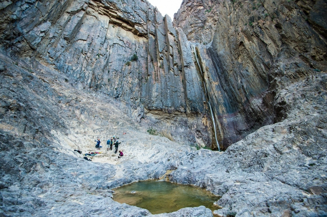 Треккинг и каньонинг в Иордании апрель 2015.. Wadi Feid. Базальтовый каньон двенадцати каскадов (Горный туризм)