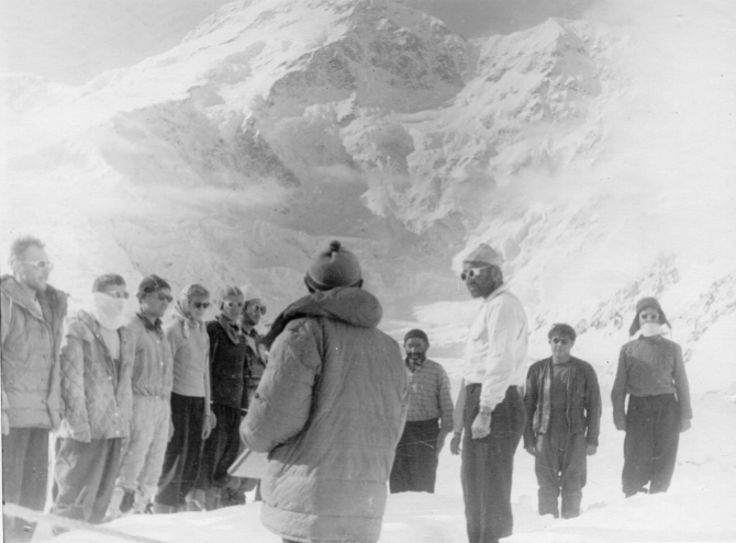 К 50-летию экспедиции МВТУ-МГУ под руководством И.Ерохина на пик Победы. Часть1. Без права опубликования. (Альпинизм)