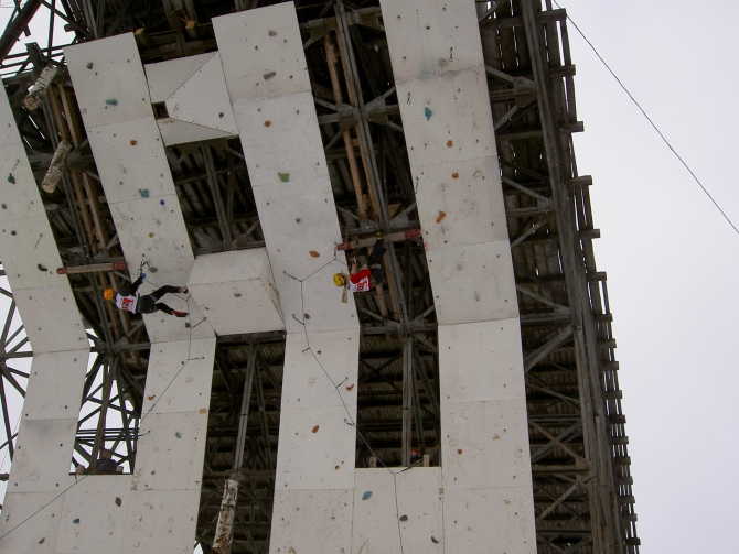 Новости Moscow Ice Climb. Март 2009. (Ледолазание/drytoolling, деньгин, бадалян, люлюкин, чемпионат россии, киров 2009, москва, ледолазание, альпинизм)