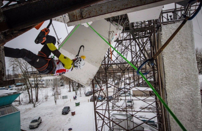 Второй этап КР по ледолазанию в Кирове: как это было (Ледолазание/drytoolling, ледолазание, трамплин, ЭКР по ледолазанию, iceclimbing)