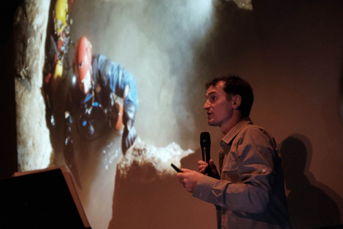 Risk Experience:  .   (, ,  , , ,  -2017,   )