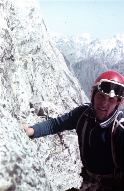      ,      !   -  ,-        ()