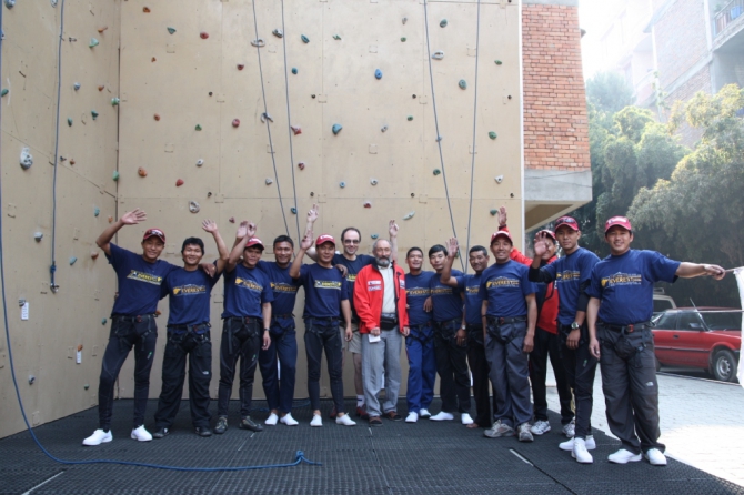 Первые скалолазные соревнования среди шерпов. (Альпинизм, эверест, 7 вершин, абрамов, непал)