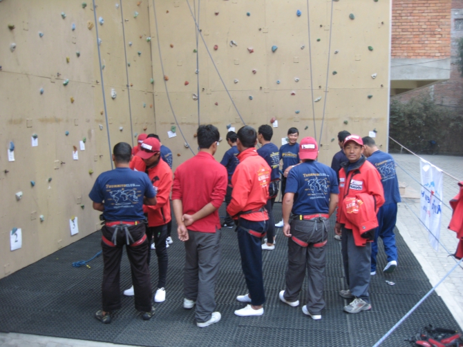 Первые скалолазные соревнования среди шерпов. (Альпинизм, эверест, 7 вершин, абрамов, непал)