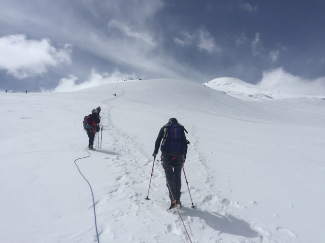 Эльбрус с Севера в мае или «как высидеть вершину?» (Альпинизм)