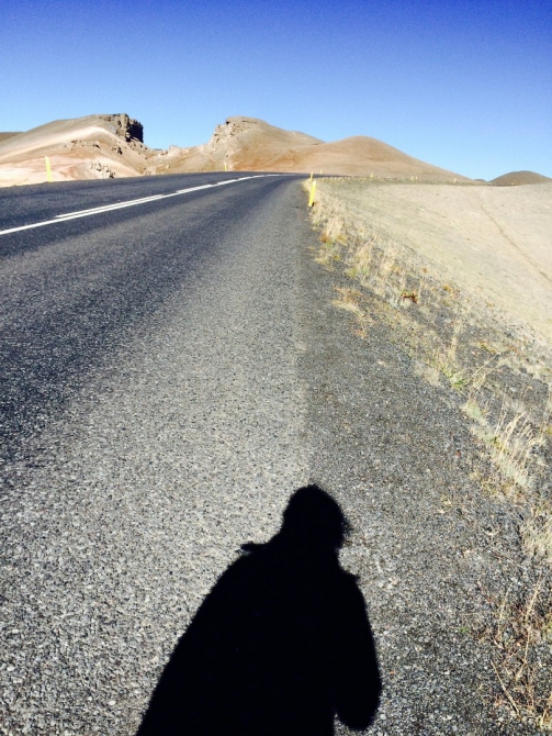 Срочным автостопом с Севера Исландии на Юг для прохождения Landmannalaugar - Skogar 80 км solo cross trek в закрытый сезон. Часть 1. Автостоп. (Путешествия, исландия, треккинг, landmannalaugur, соло, приключения, горы, риск)