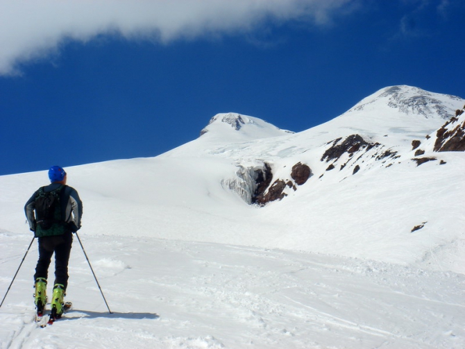 Отель Вершина. Гнездо Ред Фокс Эльбрус рейс. (Ски-тур, фестиваль, ред фокс рейс, риск)