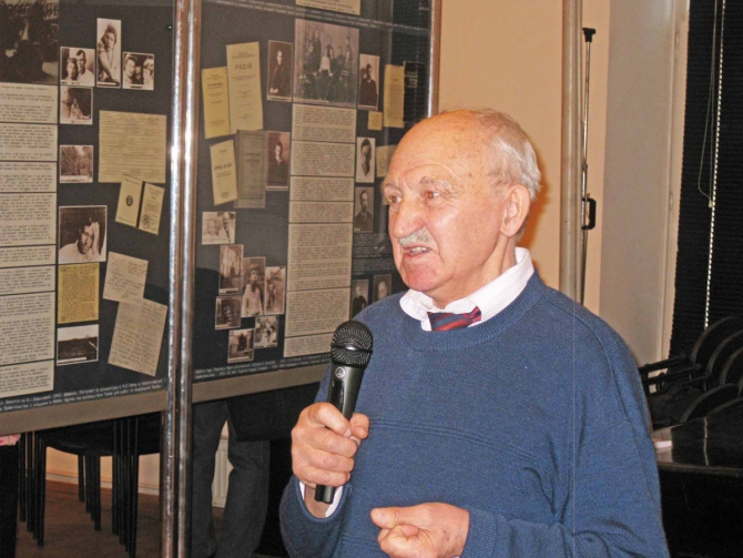    . 85   . ( ,  ,  ,  .)