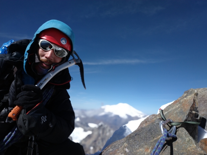 HBm1K_croper_ru Ушба. Траверс. (Альпинизм, Trekking-Experts, Ushba, Georgia, #alexandrmoroz, kmga, https://www.facebook.com/mister.alp)