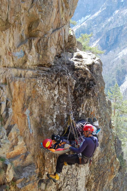 ЖЕТОН ВЗГЛЯДОМ ЗАИНТЕРЕСОВАННОГО НАБЛЮДАТЕЛЯ (Альпинизм, спасение в горах, фар, цей)