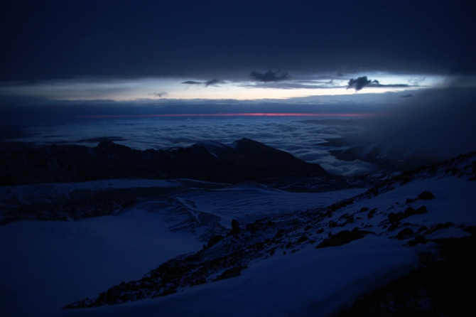 Эльбрус с севера - май 2009 (Путешествия, горы, кавказ, приэльбрусье, джилысу, фото)