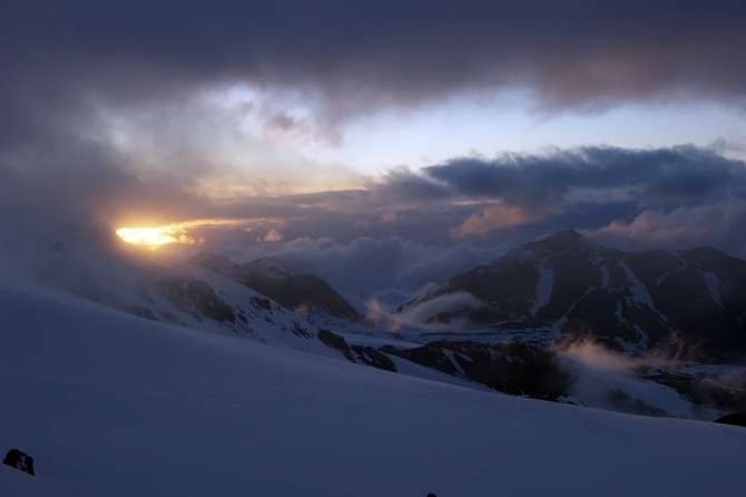 Эльбрус с севера - май 2009 (Путешествия, горы, кавказ, приэльбрусье, джилысу, фото)