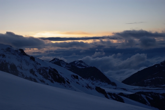 Эльбрус с севера - май 2009 (Путешествия, горы, кавказ, приэльбрусье, джилысу, фото)